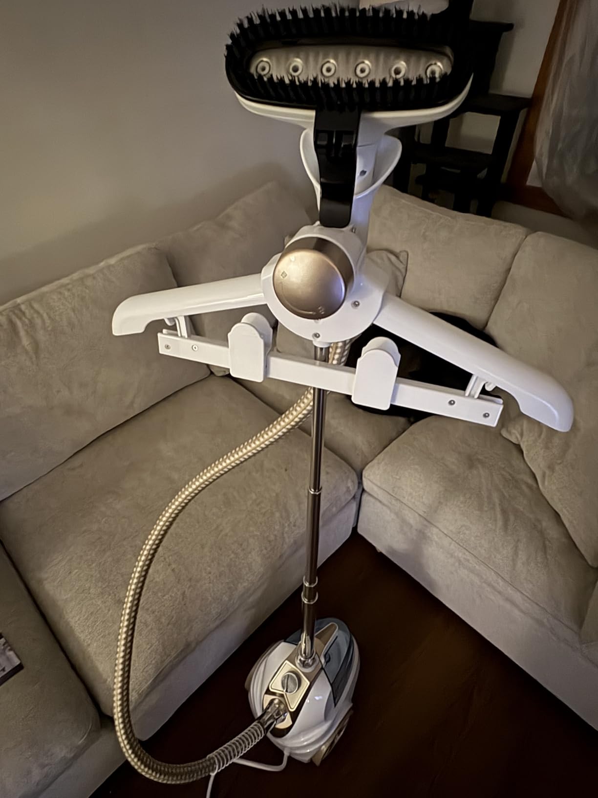 True & Tidy Luxury Upright Commercial Garment Steamer, Smart Auto Shut-Off Technology, 10 Steam Settings w/Wheels, 1800W Powerful Standing Clothes Steamer Fast Wrinkle Removal for Home & Business Use customer photo 2