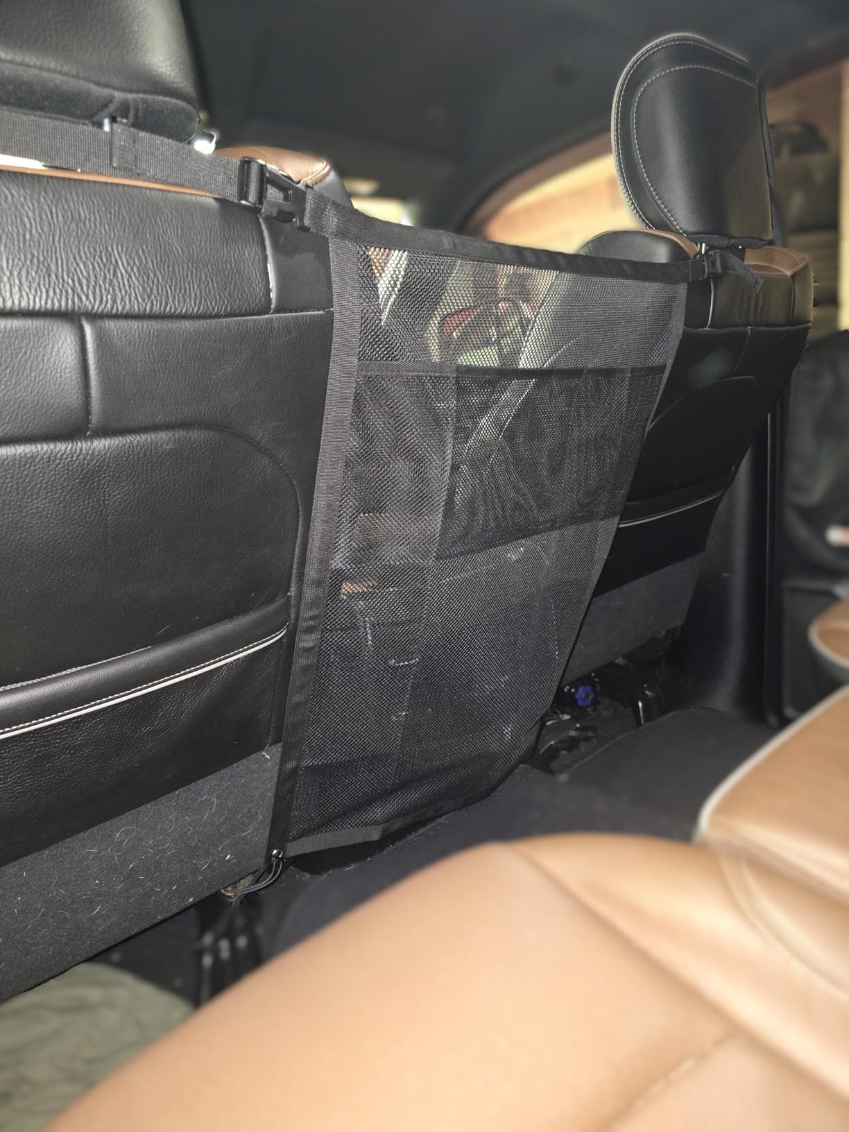 TKYZ Dog Car Barrier,Dog Net for Car,Pet Divider Barrier for Car/SUV/Truck with Mesh Organizer, Large Barrier Area, Adjustable Straps, Sturdy Easy to Install, Scratch-Resistant, Keep Dogs in Back Seat customer photo 2