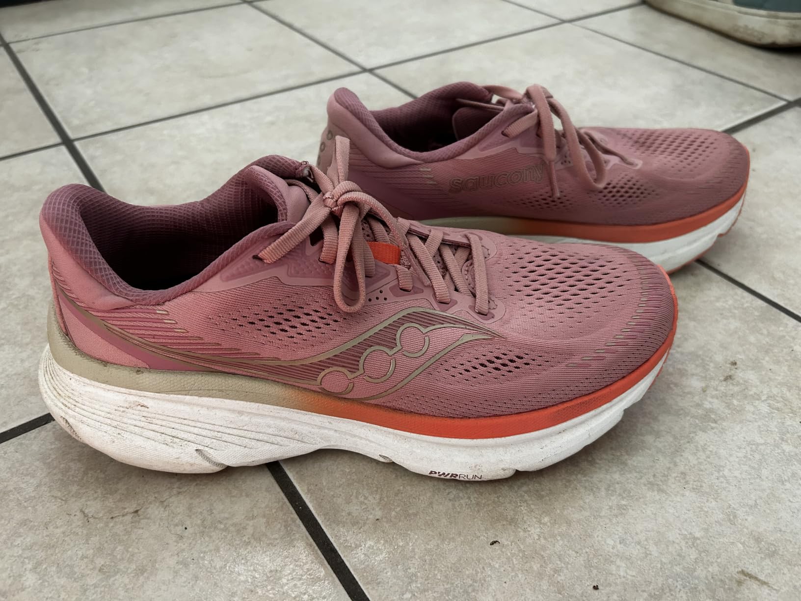 Saucony Women's Guide 19 Sneaker customer photo 1
