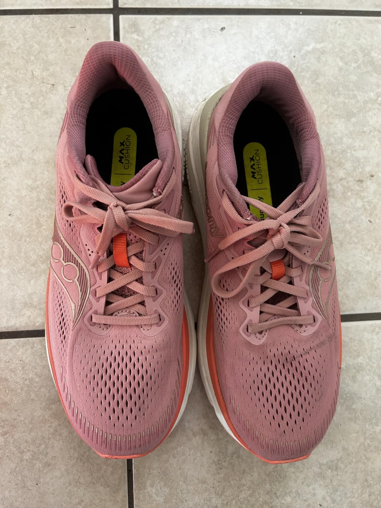 Saucony Women's Guide 19 Sneaker customer photo 2