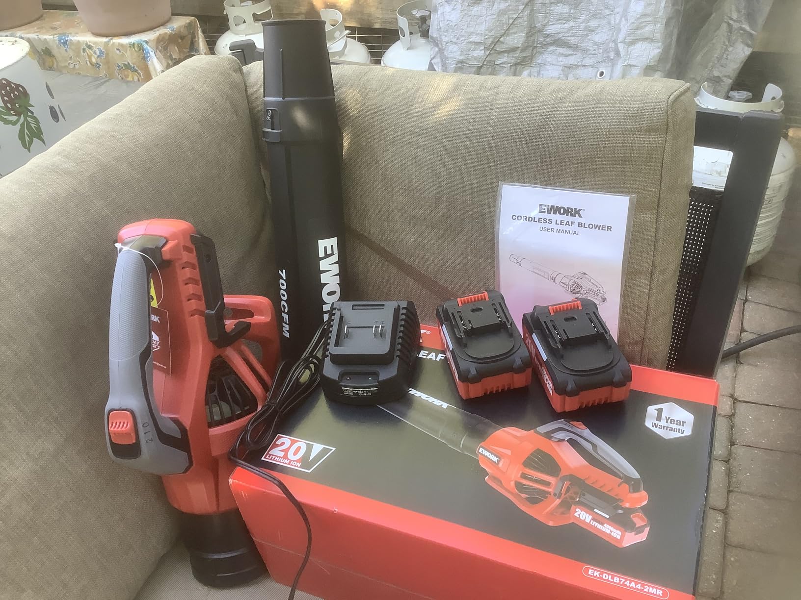 EWORK 20V 700CFM Cordless Leaf Blower with 2x4.0Ah Batteries and Charger | 2-Speed Adjustable Powerful Handheld Electric Leaf Blowers for Lawn Care, Yard, Wet Leaves and Snow Blowing customer photo 2