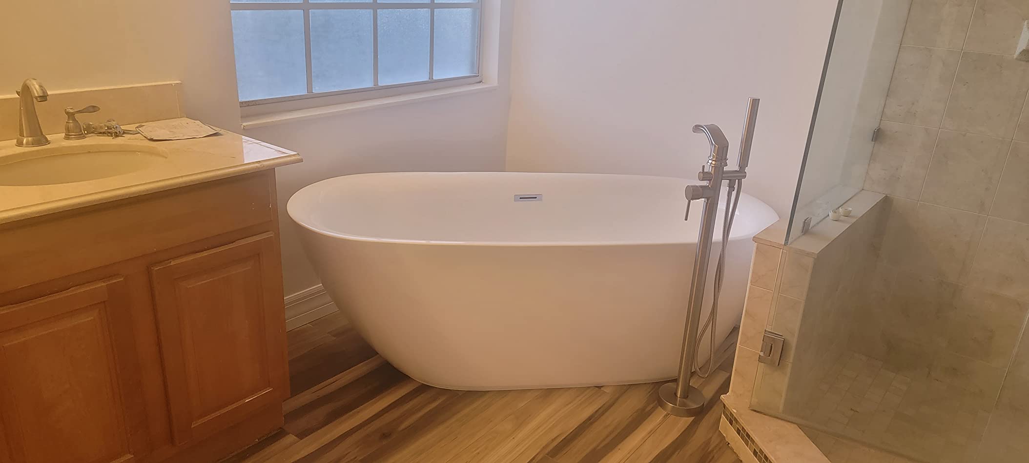 ANZZI Freestanding Bathtub Acrylic 59 In Flat Bottom Soaking Tub White Mone Series Compact Design Built In Overflow 53 Gal Capacity Modern Bathroom Fixture AMZFT903-59 customer photo 1