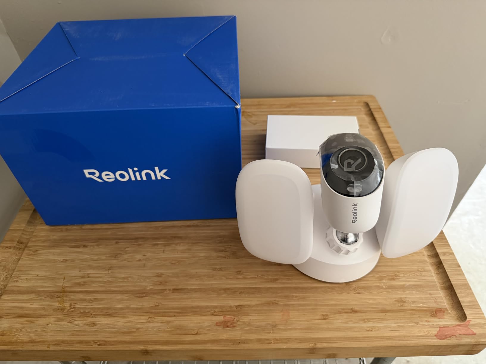 REOLINK Elite Floodlight WiFi 4K 8MP 180° Panoramic Wired Floodlight Camera | Adjustable 3000 Lumens, Local AI Video Search, Dual-Band Wi-Fi 6, 24/7 Recording, No Subscription, 100~240V AC Hardwired customer photo 2