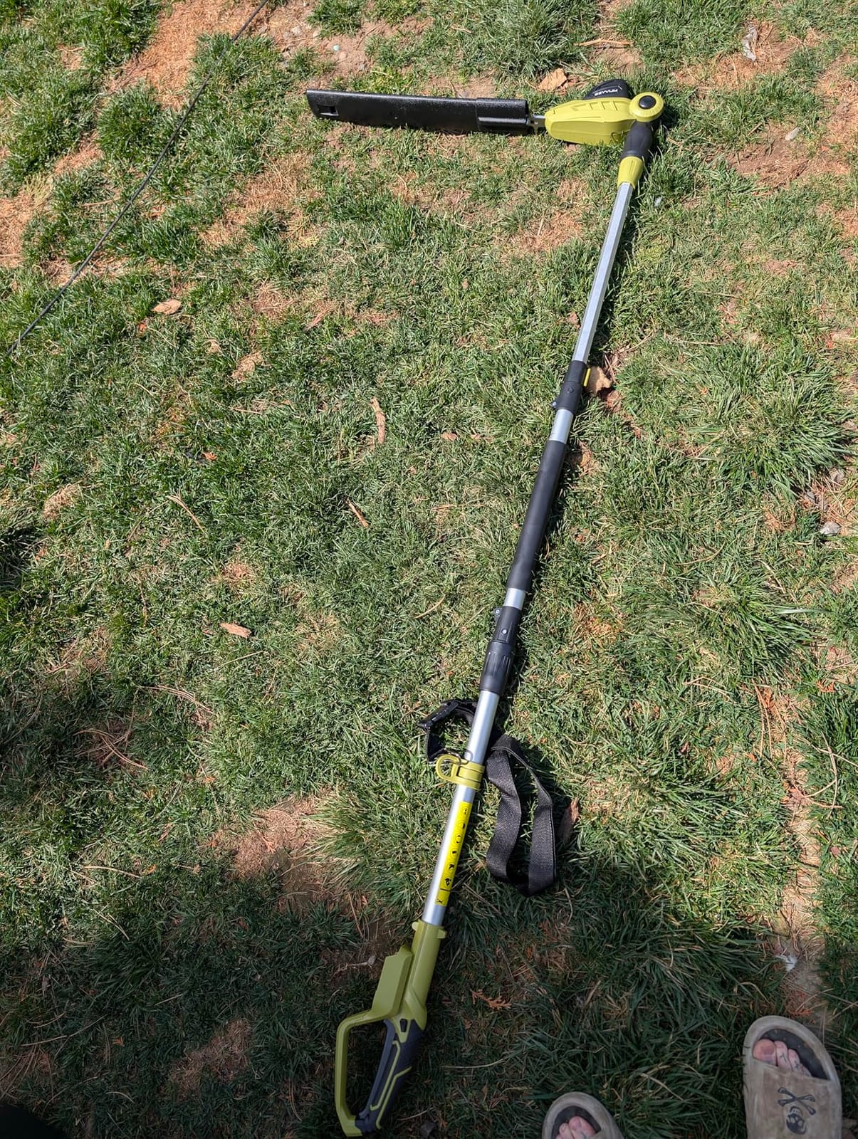 SEYVUM 20V Cordless Pole Hedge Trimmer, Bush & Shrub Cutter, 20-Inch Blade | hedge trimmer with extension pole, adjustable length, for tall hedges, shrubs, garden edges (Battery and Charger Included) customer photo 2