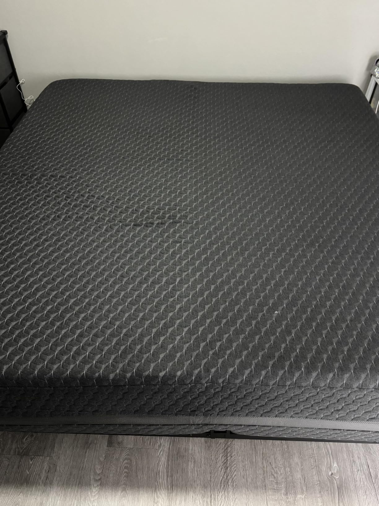 Novilla 14 Inch Queen Size Gel Memory Foam Mattress for Pressure Relief | 14 Inch Queen Mattress with Green Tea-Infused Foam for Body Contouring & Balanced Support, Breathable Side Panel customer photo 2