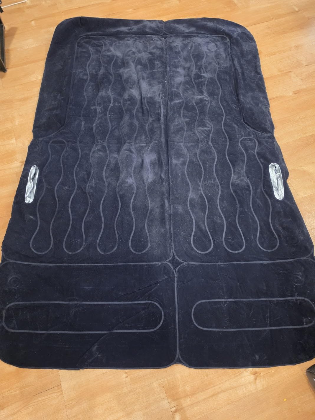 Eooqi Inflatable Car Air Mattress for SUV Sedan Truck Minivan Back Seat Bed | Portable Mattress for Car Camping & Travel with Earplugs, Window Screens, Eye Mask & Storage Bags customer photo 2