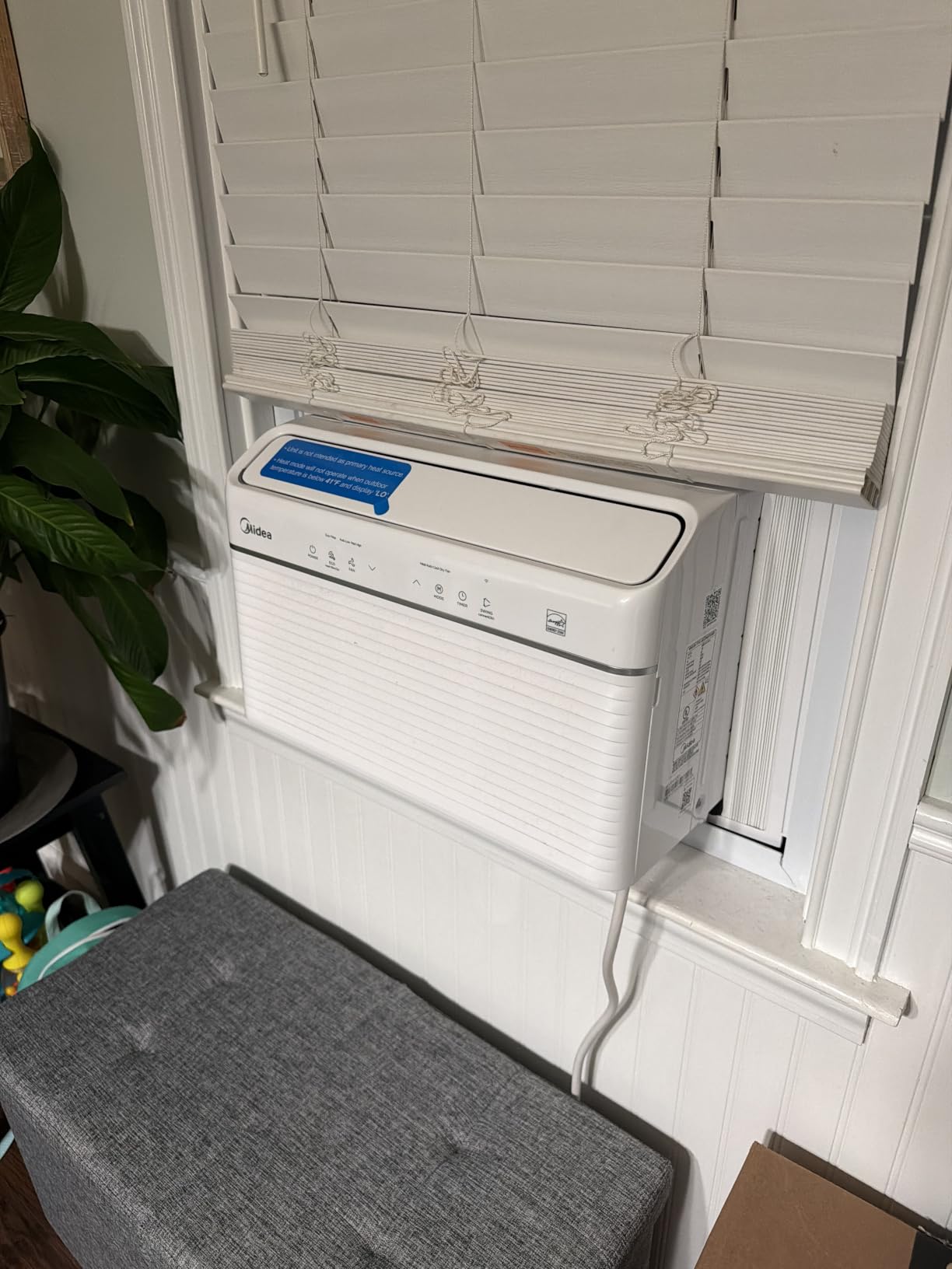 Midea 12,000 BTU Window Air Conditioner with Heat, 550 Sq Ft | Smart Inverter Control, Energy Star Rated, Quiet Operation, Electronic Control, Remote, Heat and Dehumidifier Function customer photo 2