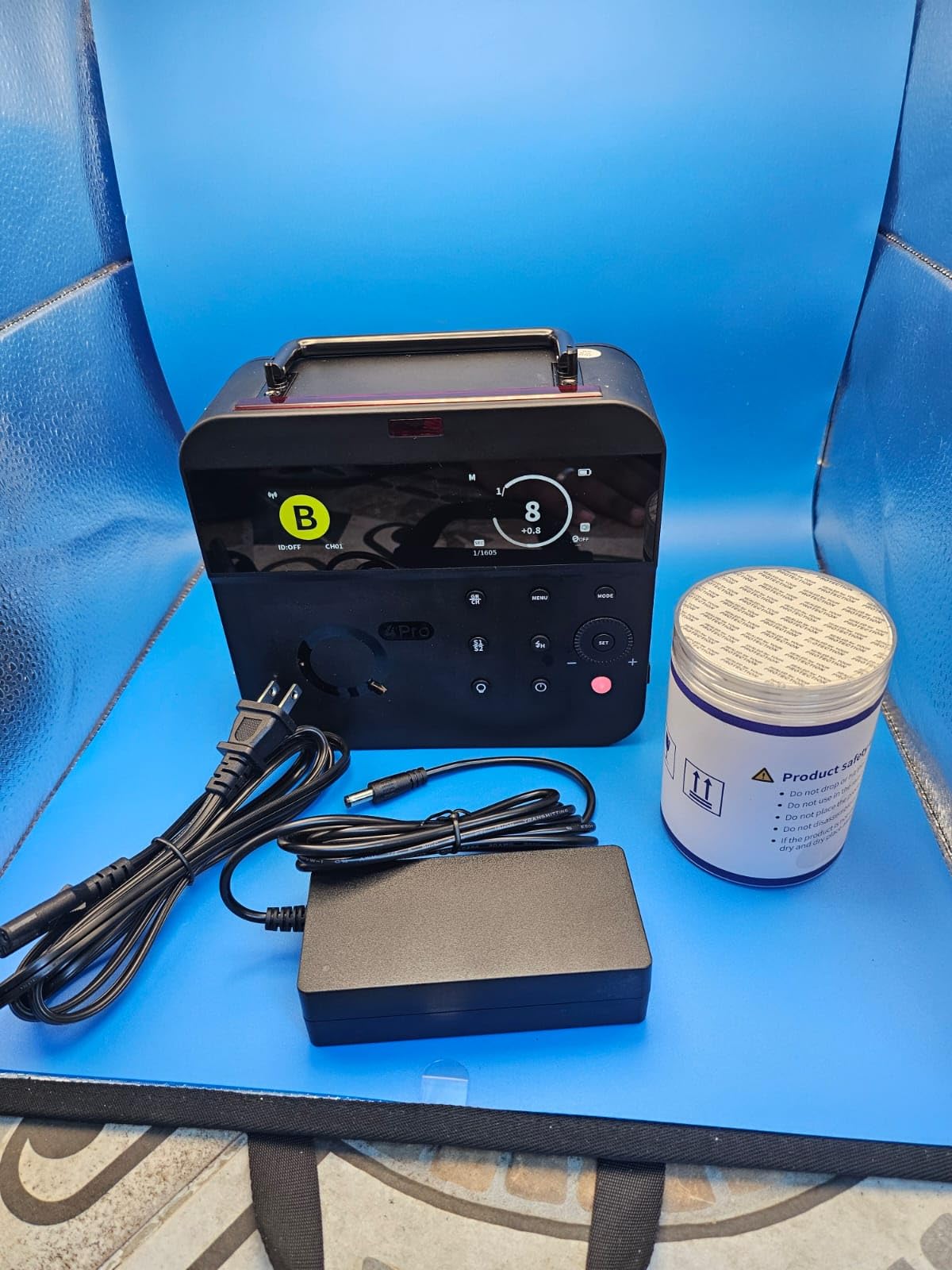 NEEWER Q4PRO 400Ws 2.4G TTL Outdoor Studio Flash Strobe, Compatible with Godox, APP Control Light, 1/8000 HSS 6000K 2800mAh Dual Screen Monolight Bowens Mount/0.01-1s Recycle/30W Modeling Lamp customer photo 2