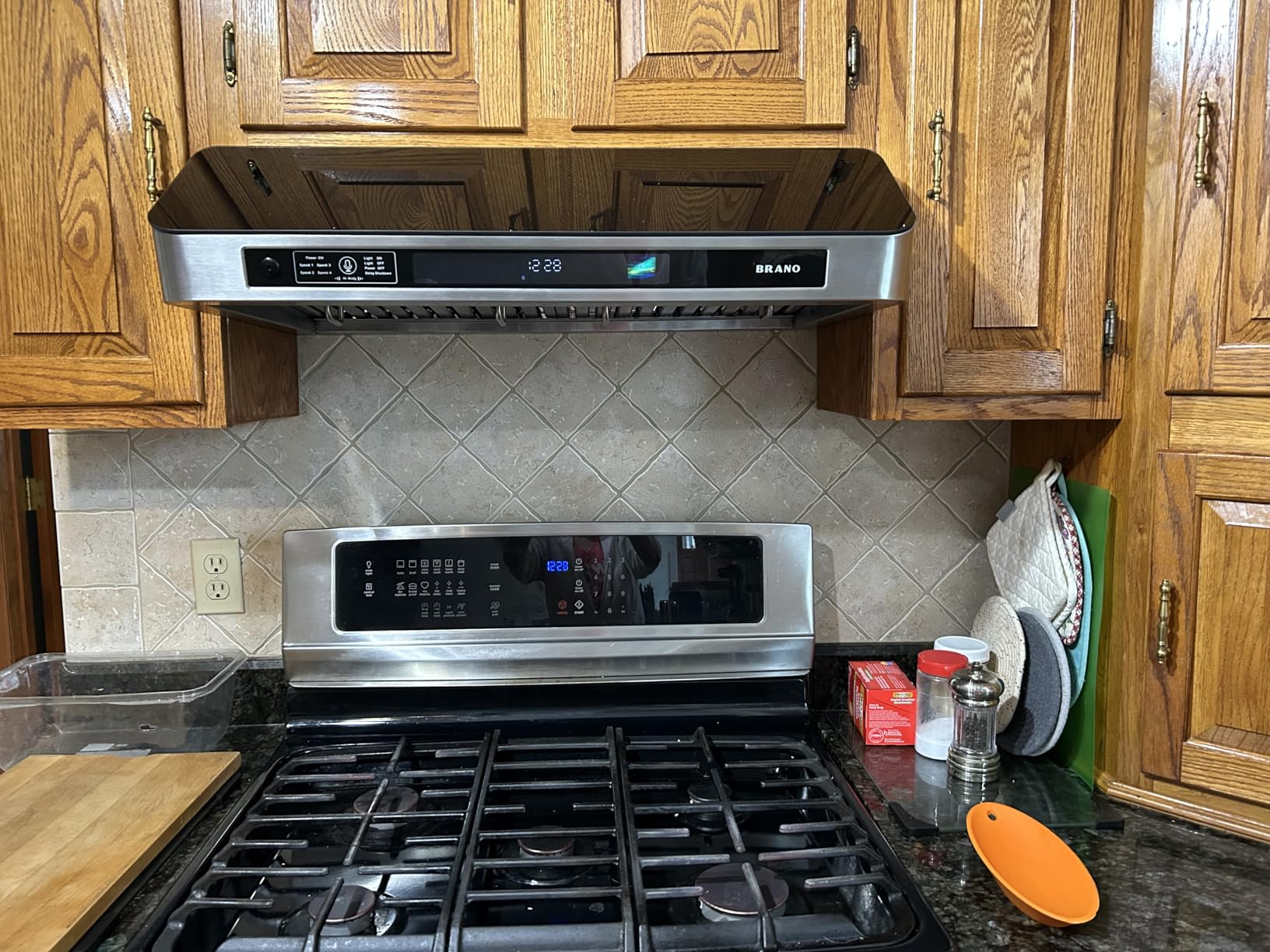 BRANO Under Cabinet Range Hood 30 Inch, 1200 CFM Powerful Kitchen Hood with 6-Speed Fan, Stainless Steel Ducted Vent Hood with Voice/Gesture/Touch Control & Memory Function for Modern Kitchens customer photo 1