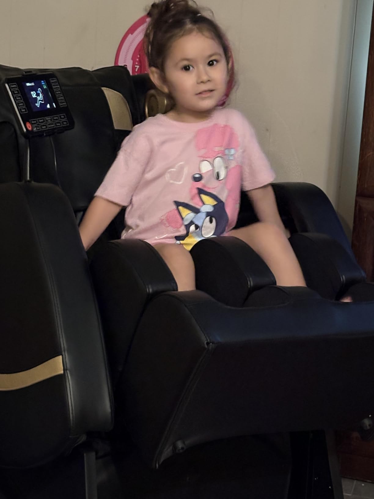 Megashock SL Track 2026 Massage Chair Full Body, Zero Gravity Massage Chair with Back Heat, 12 Fixed Rollers, Foot Massage, Airbag Massage and Bluetooth Speaker for Home and Office customer photo 2