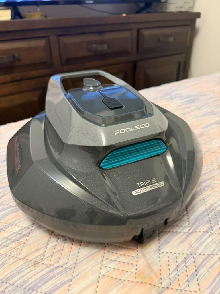 Ultenic Cordless Robotic Pool Cleaner with Remote & APP Control, Pool Vacuum for Above & In-Ground Pool up to 850 Sq.ft., 90 Mins Long Runtime, Fast Charging, Self-Parking & 2.5L Large Filter, Green customer photo 1