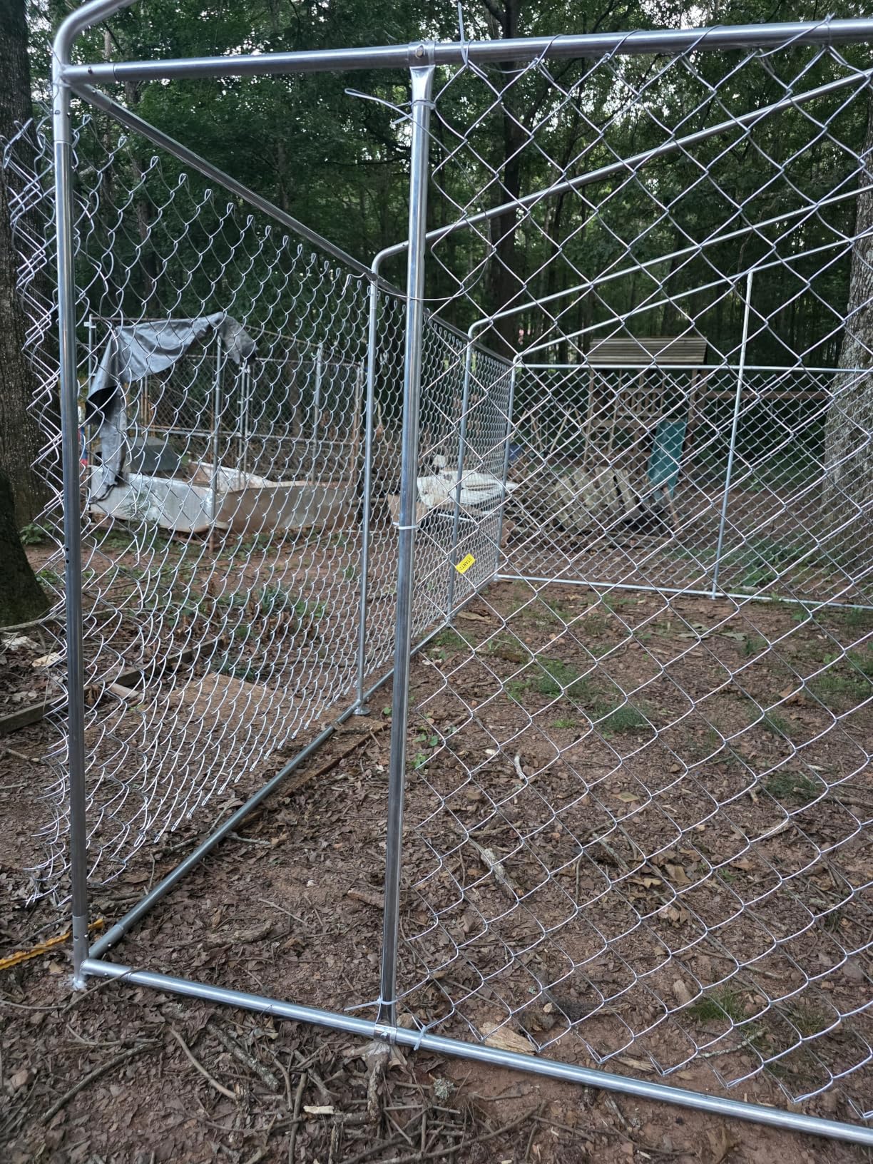 YITAHOME 10'x10' Outdoor Dog Enclosure with Metal Dog Gate | Dog Kennel Outside with Roof, Dog Fence Outdoor for Yard customer photo 2