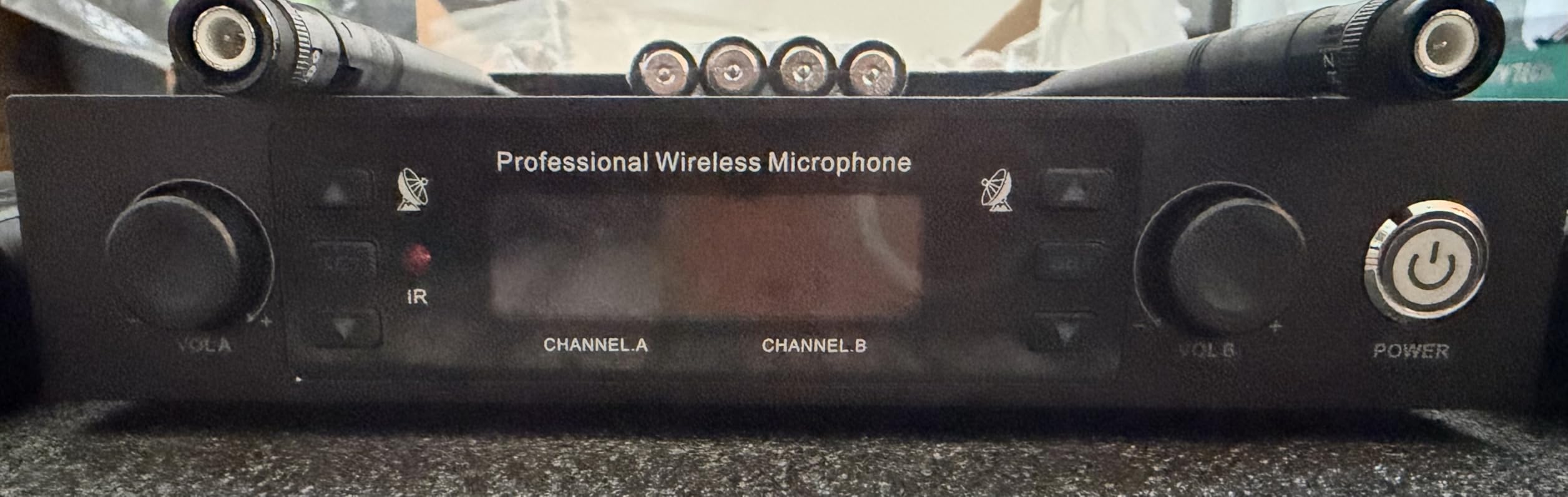 Wireless Microphone System, Dual Metal Cordless Mic Set for Karaoke Singing, Church, DJ, Party, Wedding, 500ft Long Range, Auto Scan, Anti-Interference, Handheld Dynamic Microphones customer photo 1