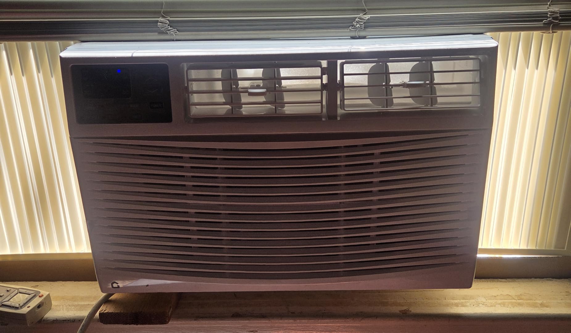 8,000 BTU Window Air Conditioner, Window AC Unit 115V Cools Up to 350 Sq.Ft, Energy Saving with Remote & App Control & Timer, Perfect for Small Bedroom or Living Room, Easy Install Kit customer photo 2