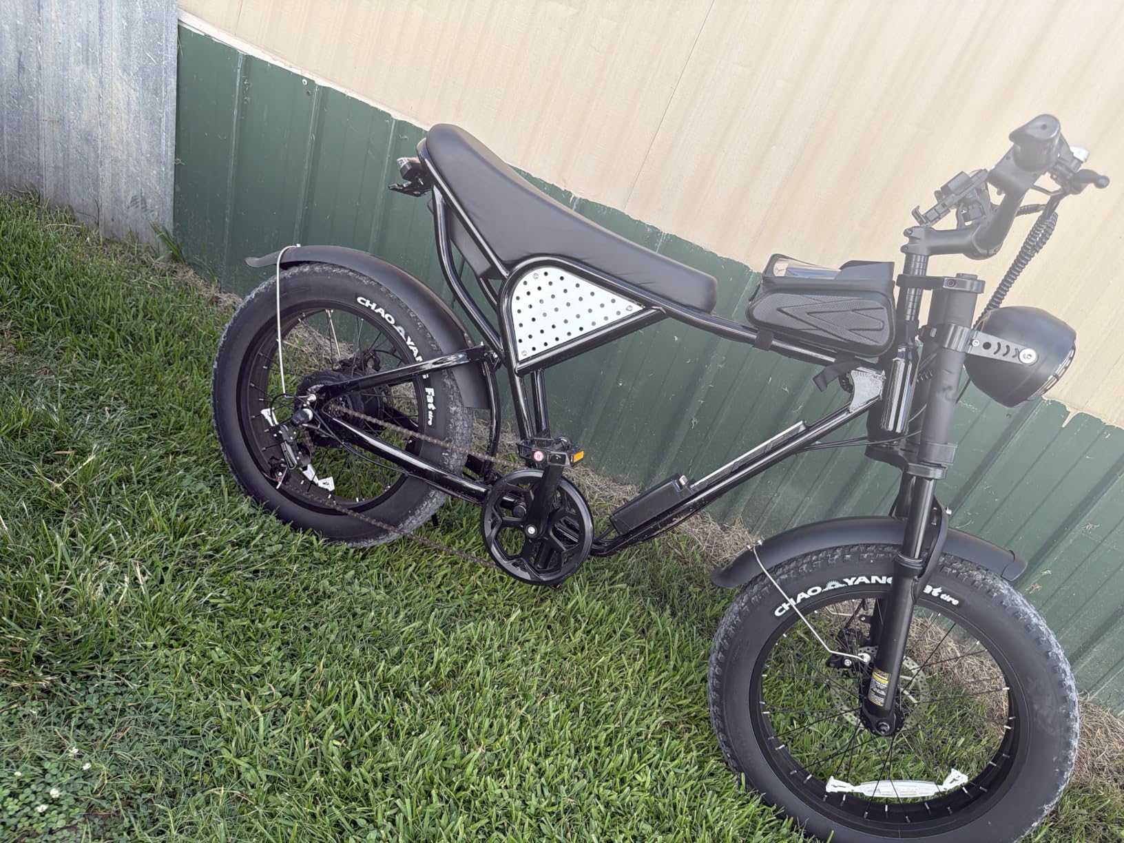 YVY Adult Electric Bike, 1500W-3000W Peak Motor Moped Style E-Bike, 48V 15.6Ah-40Ah Removable Battery, 30-180 Miles Range, 20