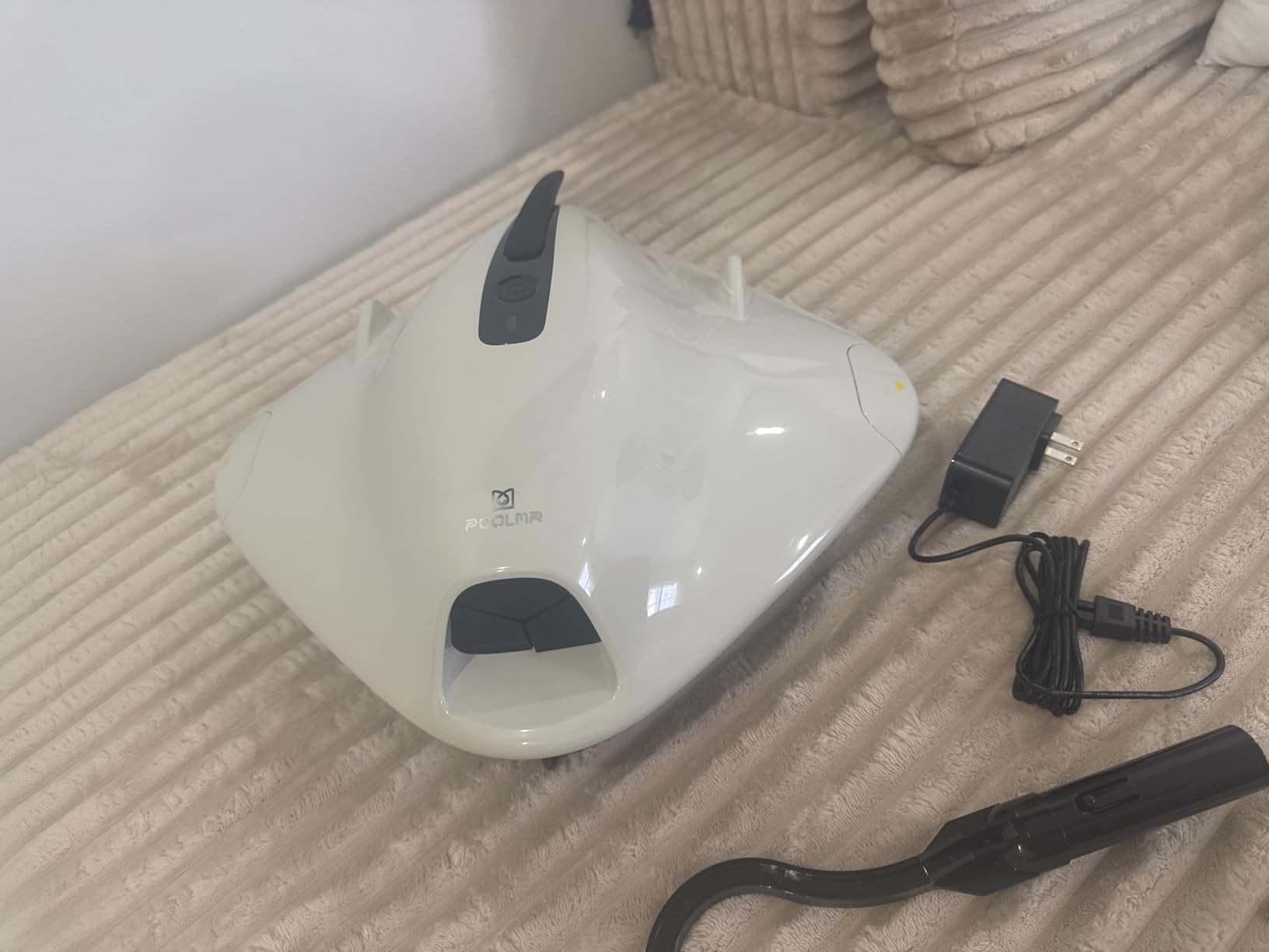 PoolMr Cordless Robotic Pool Cleaner - Above Ground Pool Vacuum Robot - 40W Strong Suction, Dual Cleaning System, Barrier Crossing, 120-Min Runtime Up to 1614 Sq for Above Ground Pools, Grayish White customer photo 1