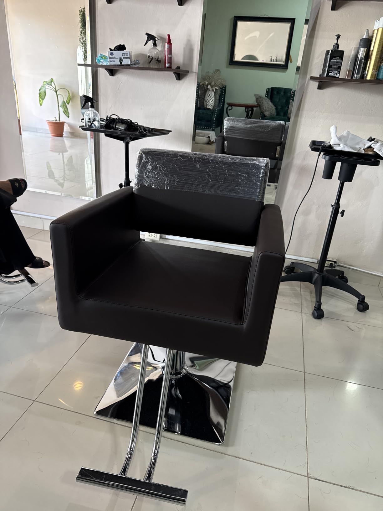 Black Barber Salon Hairdresser Chair, 330 Lbs Capacity with Heavy Duty Hydraulic Pump, 360 Degree Swivel and Adjustable Height customer photo 2