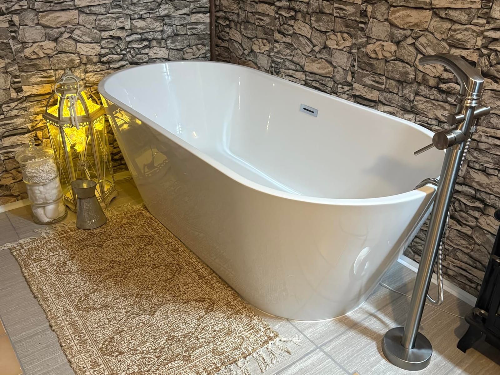 Freestanding Bathtub 59 Inch - Acrylic Free Standing Tub with Chrome Drain & Overflow, Glossy White Soaking Bathtub for Modern Bathroom Remodel customer photo 1