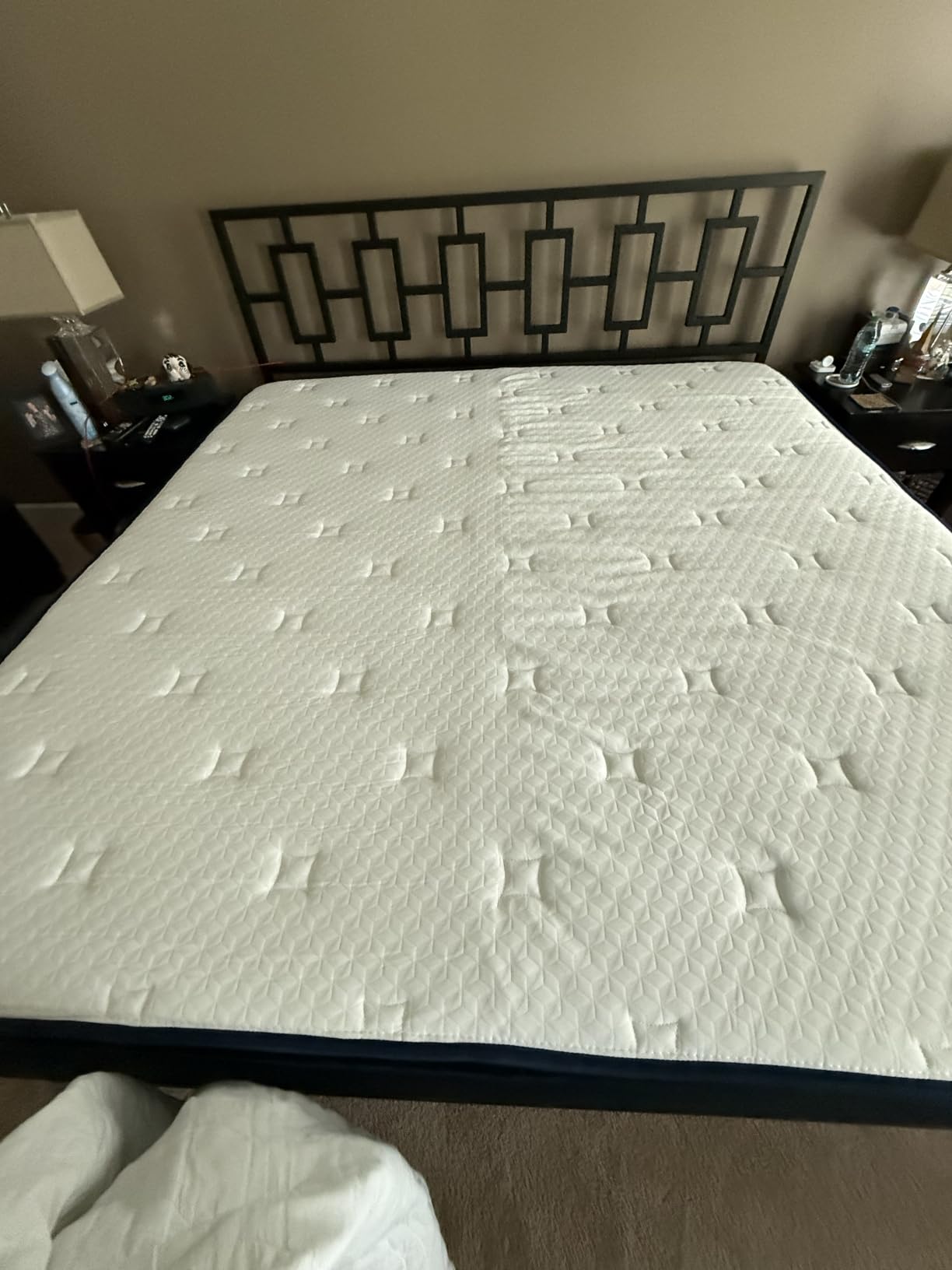 Avenco SyncDeep Queen Mattress 14 Inch, Firm Hybrid Cooling, Lumbar Support | Back Pain Relief, Motion Isolation, Reinforced Edge Support, Fiberglass Free, CertiPUR-US Certified customer photo 1