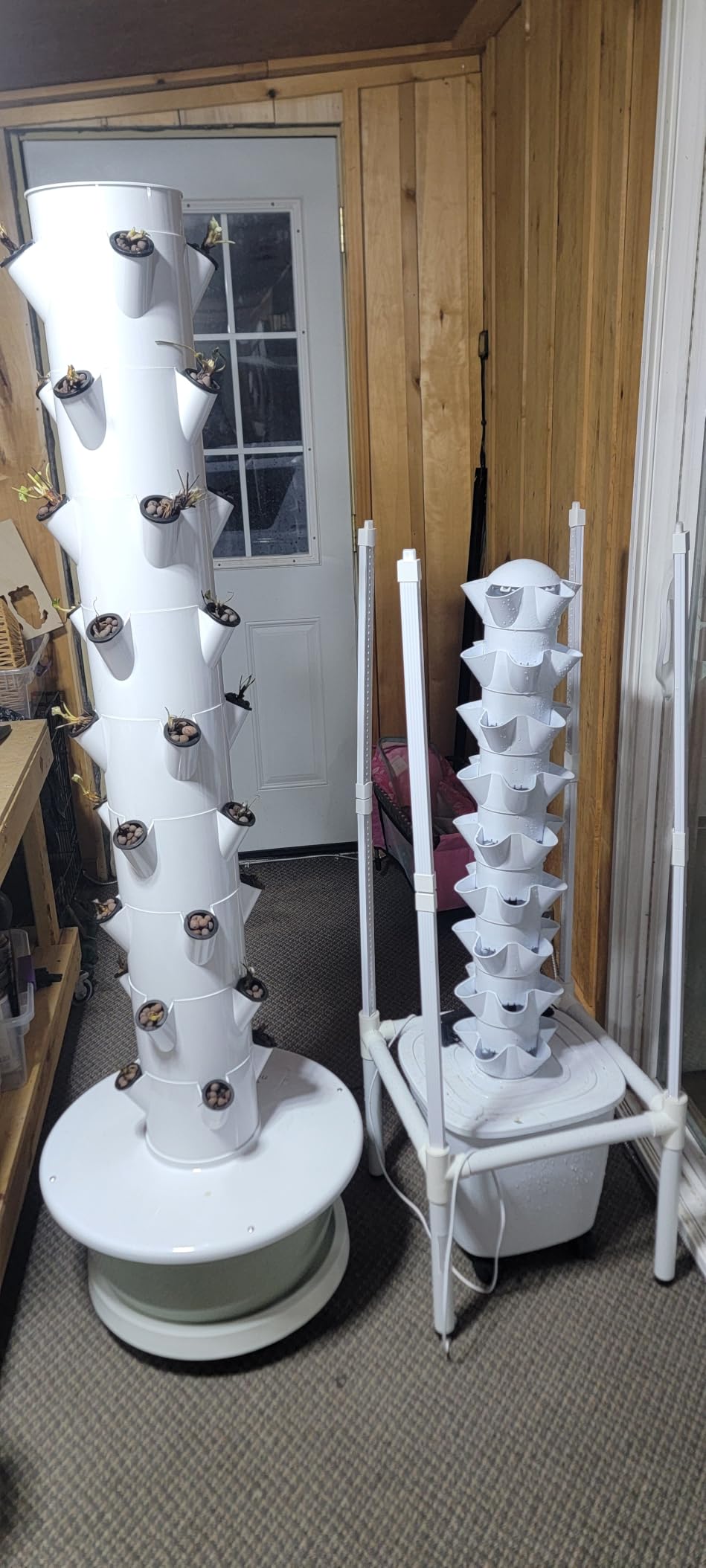 VEVOR Hydroponic Tower, 45 Pods 9 Tiers Hydroponics Growing System Kit with LED Grow Light, App Control & Casters, Vertical Home Garden with 20L Water Tank & Pump for Indoor Herbs, Fruits, Vegetables customer photo 1
