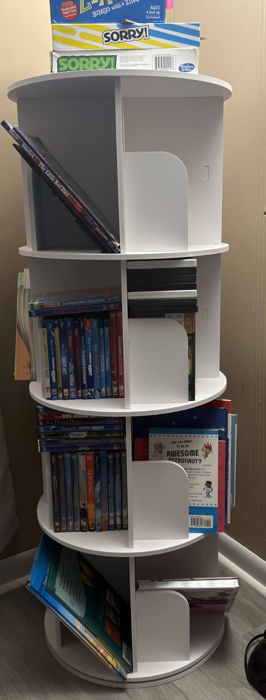 DUMOS 4 Tier Rotating Bookshelf Tower, Spinning Bookshelf for Small Space | 360° Display Revolving Bookcase Lazy Susan, Freestanding Vertical Corner Book shelf for Bedroom, Living Room, Entryway, White customer photo 1