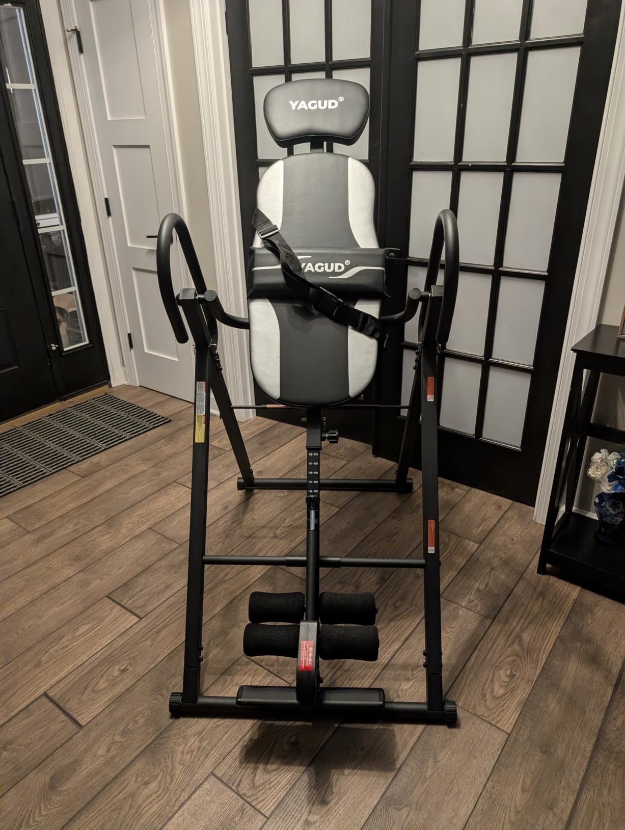 Yagud Inversion Table for Back Pain Relief, Back Stretcher Machine | Strength Training Inversion Equipment, with Enclosed Ankle Support, Back Decompression, for Home Gym Fitness customer photo 2