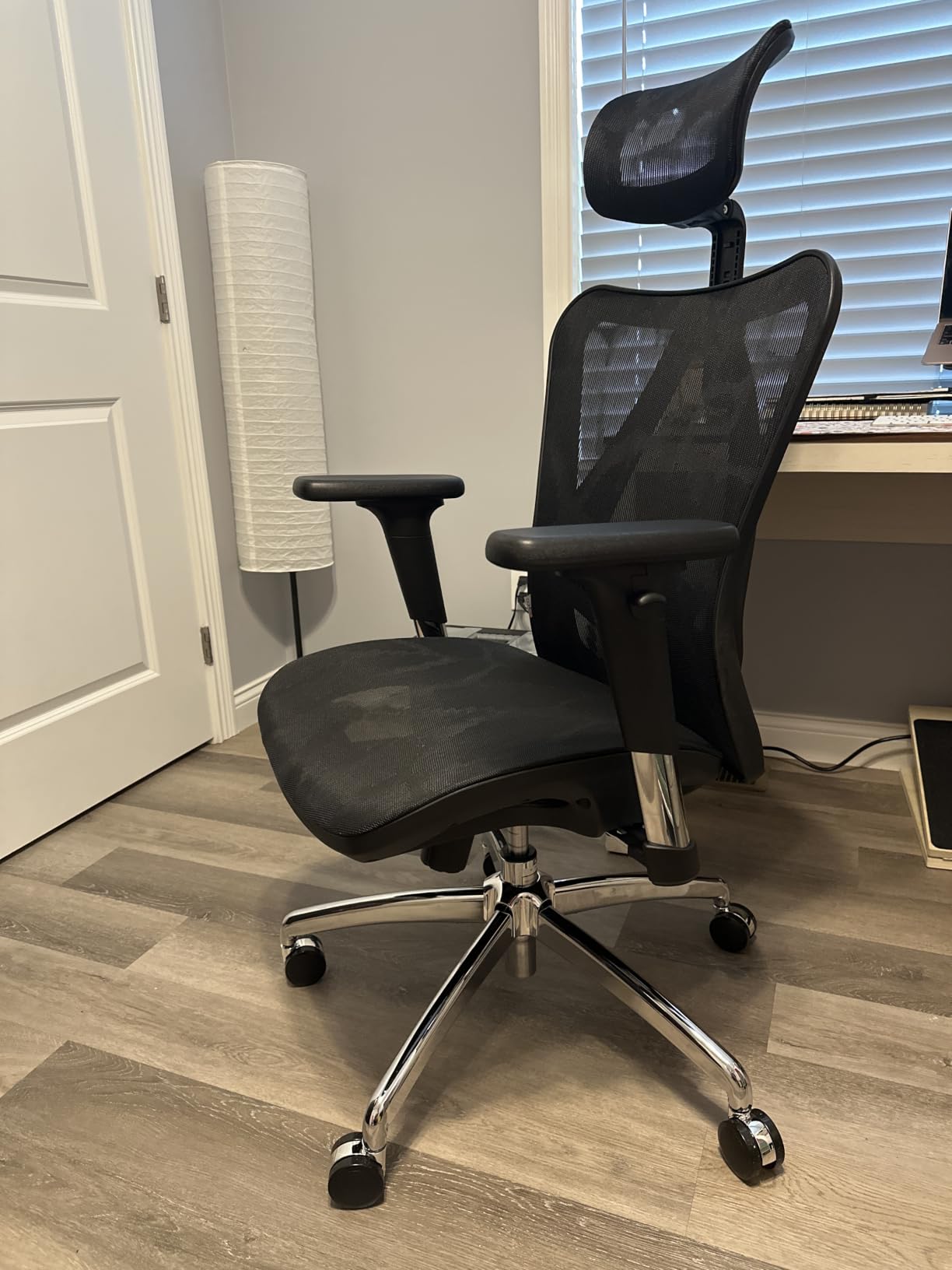 SIHOO B100 Mesh Office Chair, Comfy Ergonomic Office Chair | Mesh Office Chair with Adaptive Lumbar Support, Desk Chair with Wide Headrest, 300 LBS Grey customer photo 1
