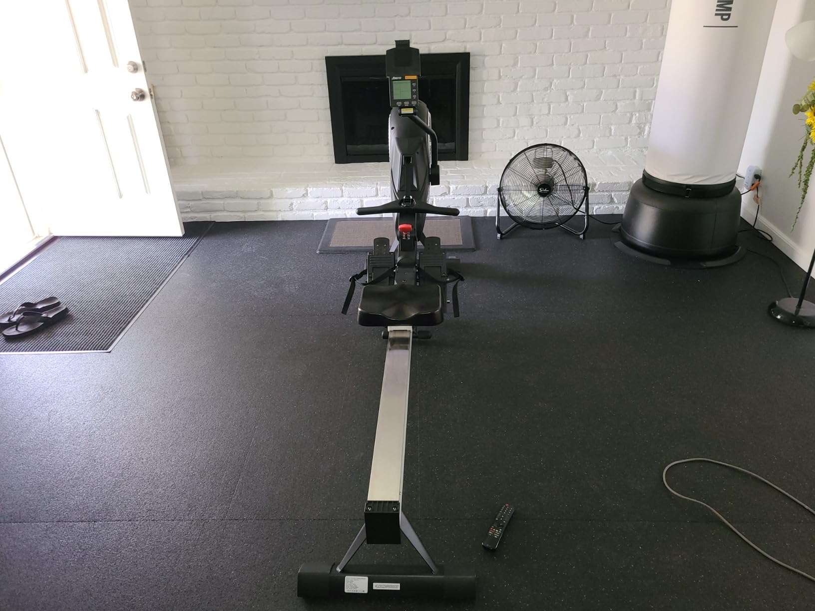 JOROTO Water Rowing Machines for Home, Foldable Rowing Machine with 400LBS Weight Capacity, Dedicated Monitor & Bluetooth APP, Large Water Tank & Comfortable Seat for Immersive Water Rower customer photo 1