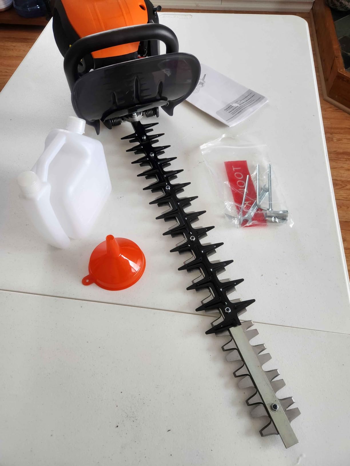 24-Inch 36cc 2 Cycle Gas Powered Dual Sided Hedge Trimmer (Red, 36cc) customer photo 1