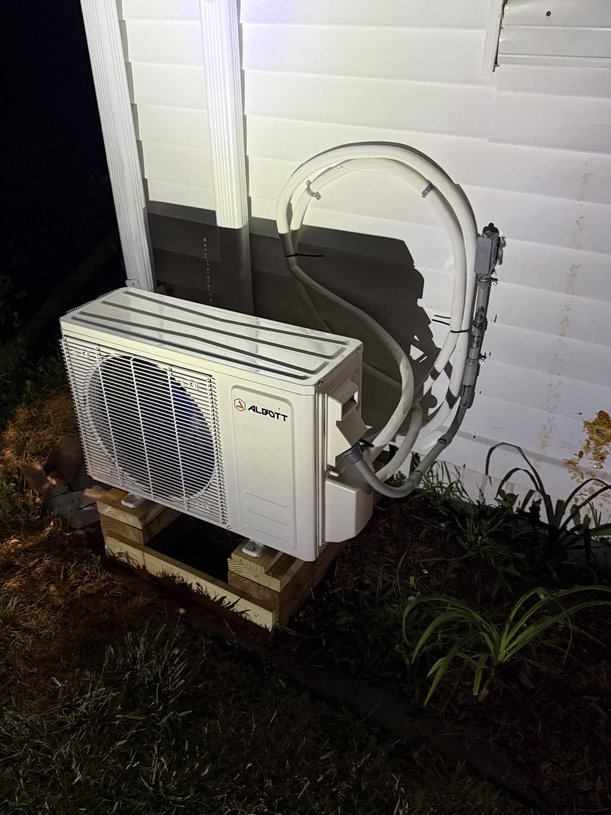 Albott Easy DIY Series 12,000 BTU 220V Mini Split AC & Heat Pump, 18 SEER2 | Indoor Unit Pre-Wired & Vacuum-Free Outdoor Unit, WiFi-Enabled Inverter AC, Cooling & Heating for Home or Office customer photo 1