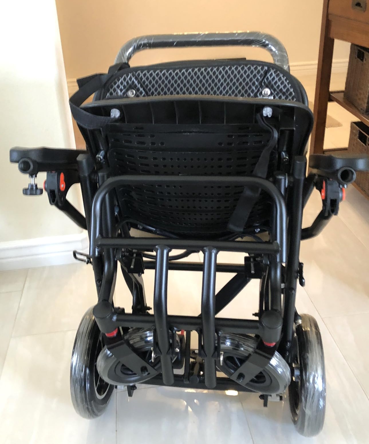 440 lb Capacity Electric Wheelchair, 22 inch Wide Seat, 700W Large Motor All Terrain Wheelchairs Foldable All Terrain, 30+ Miles Long Range, Dual Battery(12AH+12AH), with Dust Cover and Backpack customer photo 1