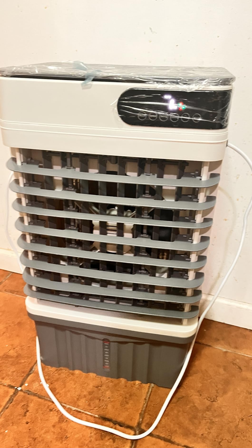 2800CFM Swamp Cooler, Portable Evaporative Air Cooler with 8.3 Gal Water Tank, 4 Ice Packs, 120° Oscillation, 3 Speeds & Modes, 12H Timer, Remote Cooling Fan for Large Room Garage customer photo 1