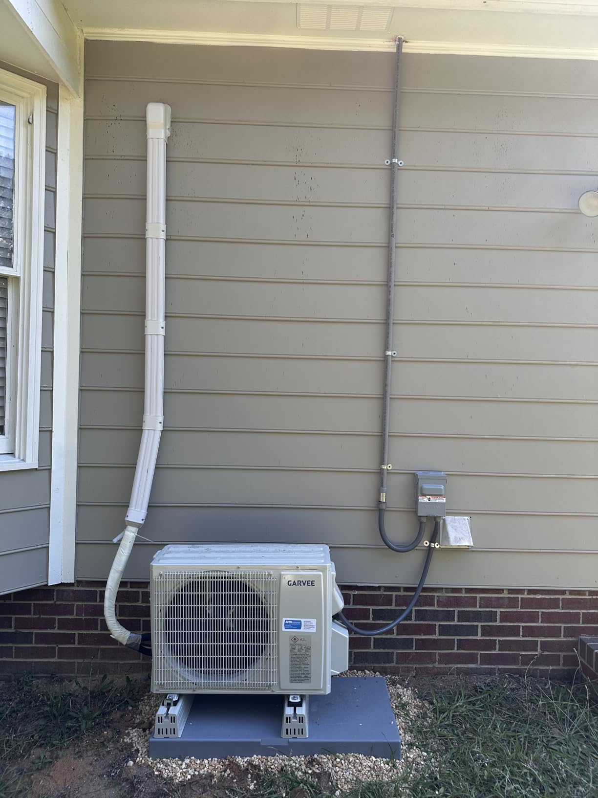 Garvee 12000 BTU Mini Split Air Conditioner, 22 SEER2 | Ductless Inverter AC w/ 115V, Cool Up to 750 Sq. Ft with Heat Pump System, Compatible with Alexa, White customer photo 2