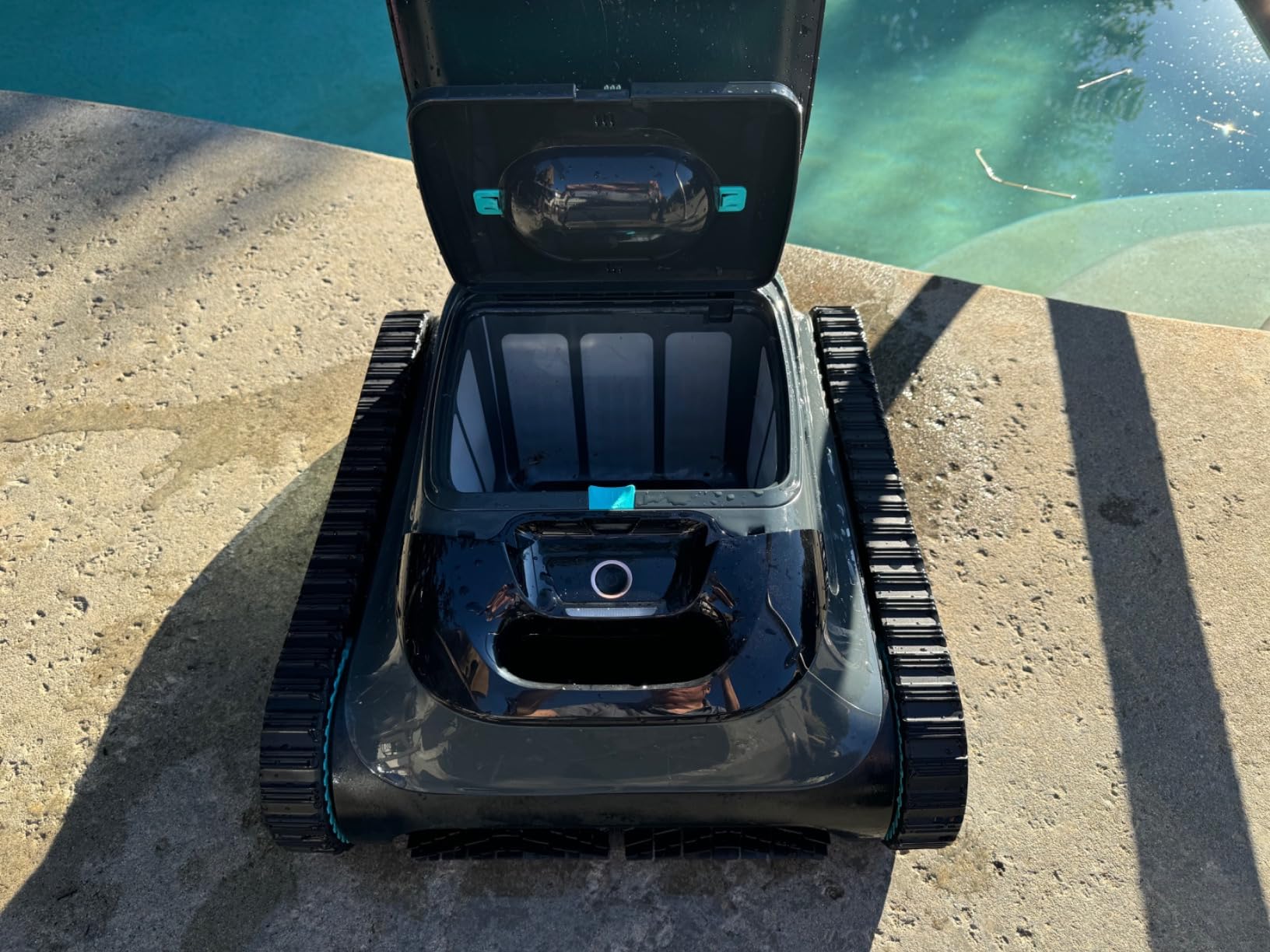 (2026 Upgrade) Aiper Scuba S1 Robotic Pool Cleaner, Weekly Custom Cleaning Plan, 270 Min Runtime, Over-the-Waterline Scrubbing, Smarter Navigation with 11 High-Precision Sensors, App Support-Gray customer photo 1