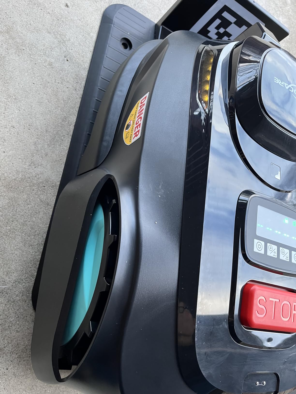 2026 New YARDCARE N1600 PRO Robotic Lawn Mower, RTK+3D Vision Wireless Auto Mower Without Boundary Wire, Smart APP Multi-Zone Scheduled Line Cutting Robot Lawn Mower for Lawns Max 0.4 Acre customer photo 2