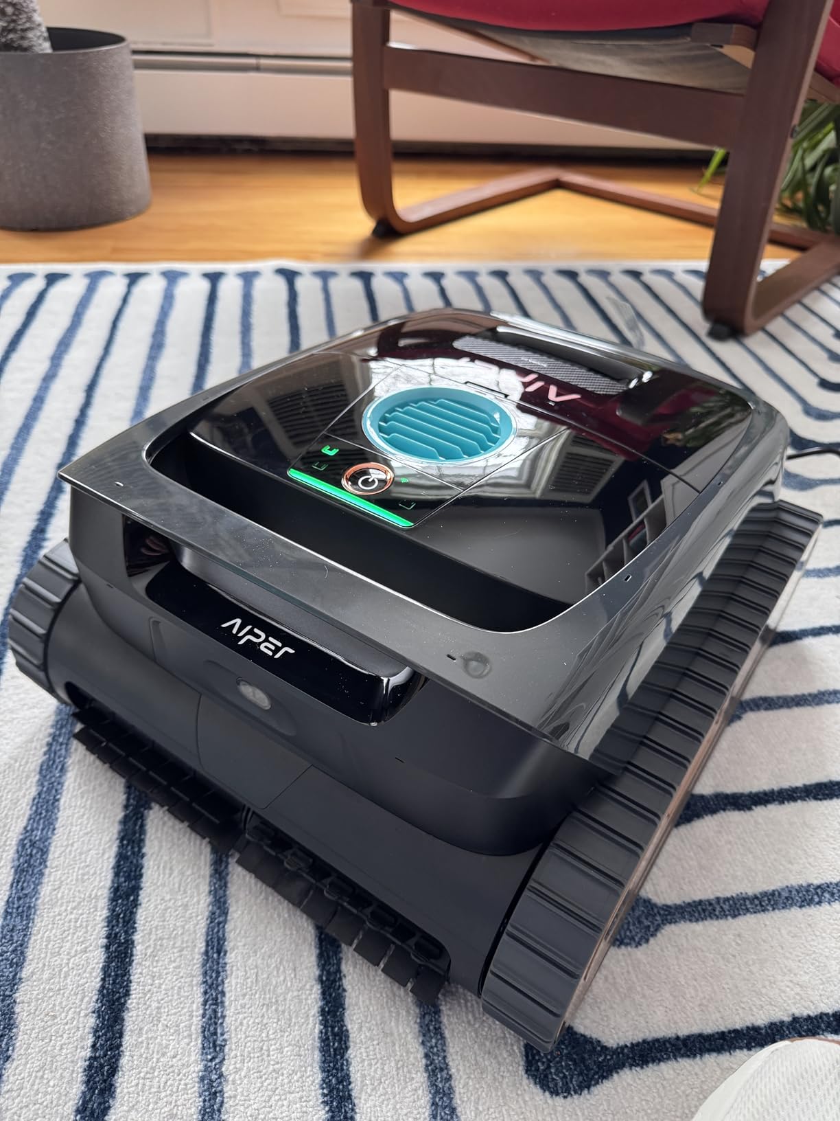 Aiper Scuba S3 Robotic Pool Cleaner with Smart Sensor & Path Planning, Waterline Scrubbing, Auto-Parking & App Control, Dual Ultra-fine Filtration, Light & Strong Suction for All Inground Pools, Gray customer photo 2