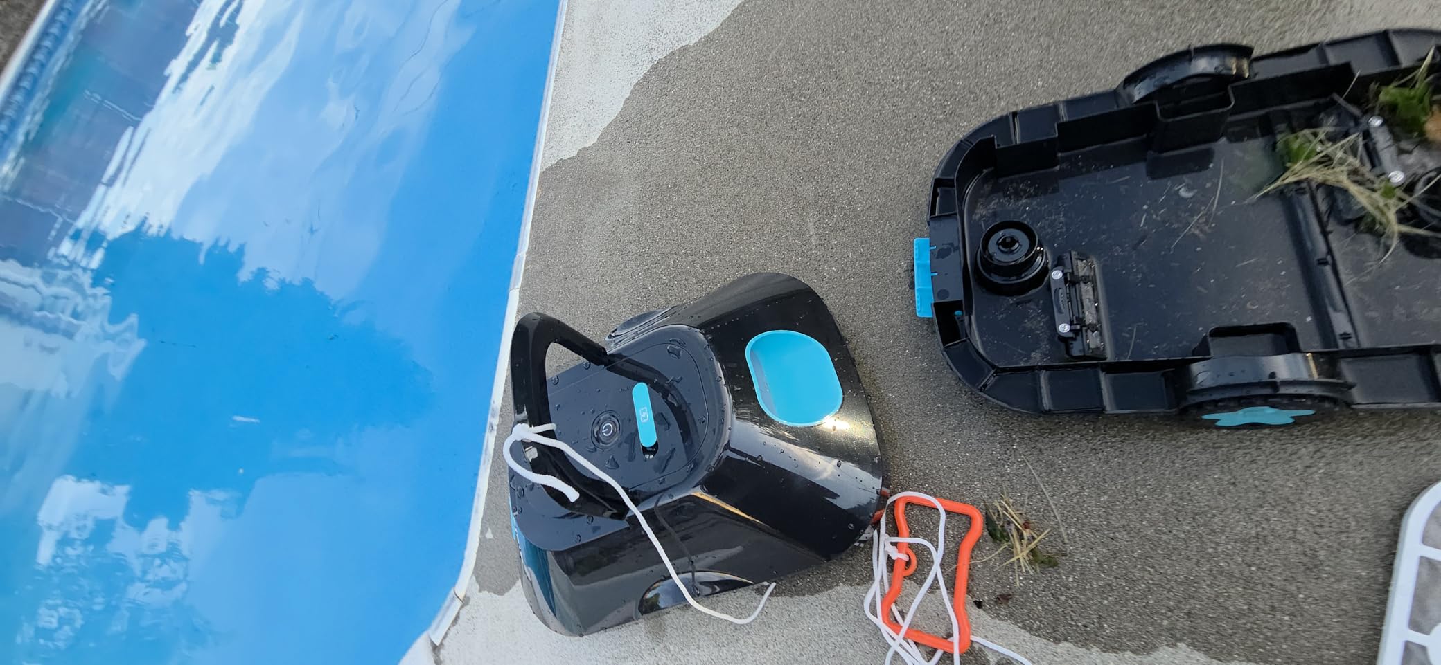 Robotic Pool Cleaner, Cordless Automatic Pool Cleaner with 210-Min Runtime, Pool Vacuum for Above Ground & Inground Pools, Coverage up to 2200 Sq.Ft, Easy Retrieve, Smart Parking, Light Blue customer photo 2