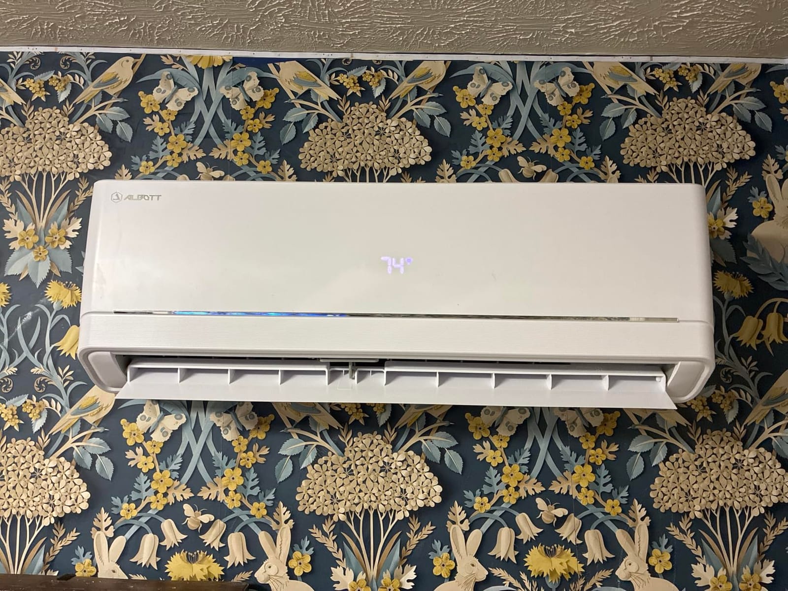 Albott 24,000 BTU Mini Split Air Conditioner and Heater, 18 SEER2 208-230V | Inverter AC with Self-Cleaning, Remote & App Control, Energy-Efficient,HVAC Tech Needed, Cools up to 1550 Sq.Ft. customer photo 1