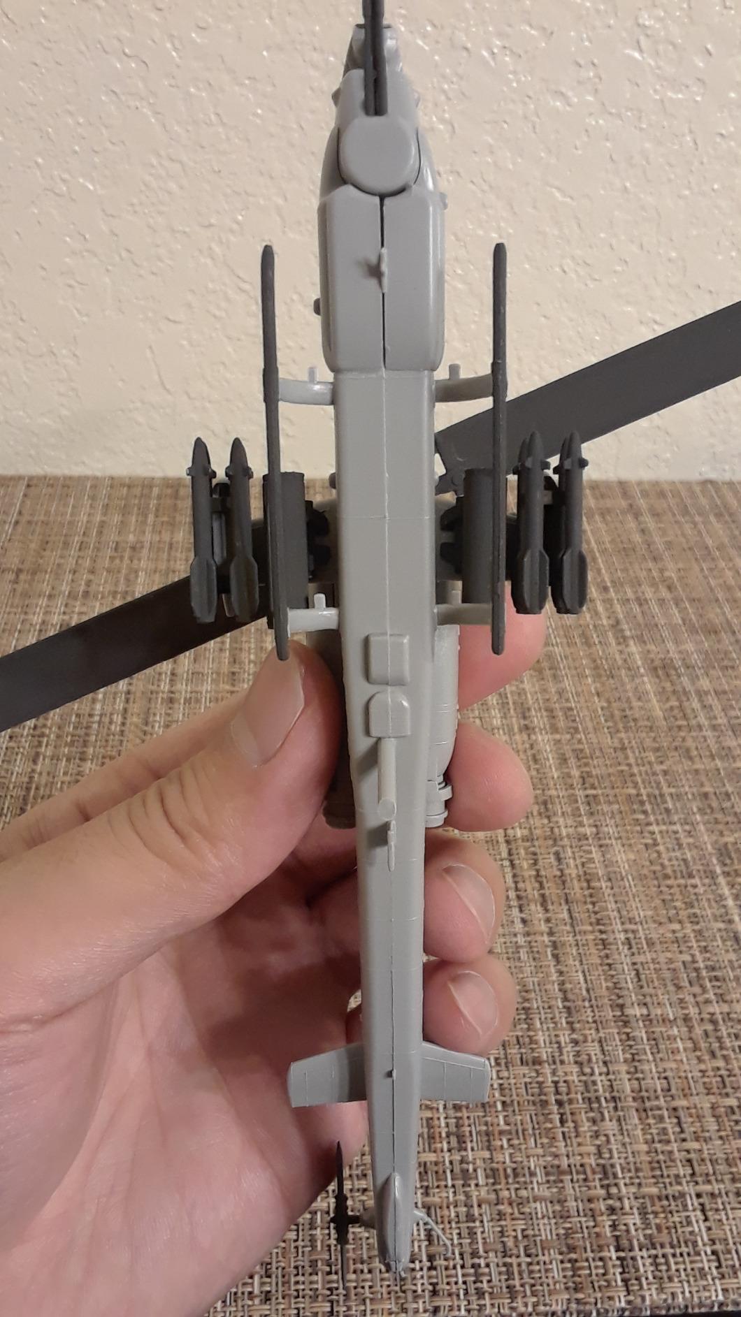 Italeri AH-1W Super Cobra Model Kit customer photo 2