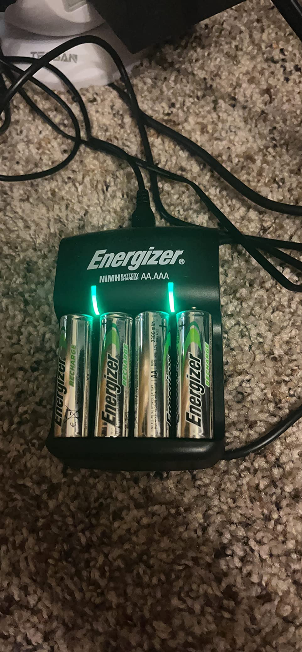 Energizer Recharge Basic Battery Charger, Rechargeable AAA and Rechargeable AA Batteries Charger customer photo 1