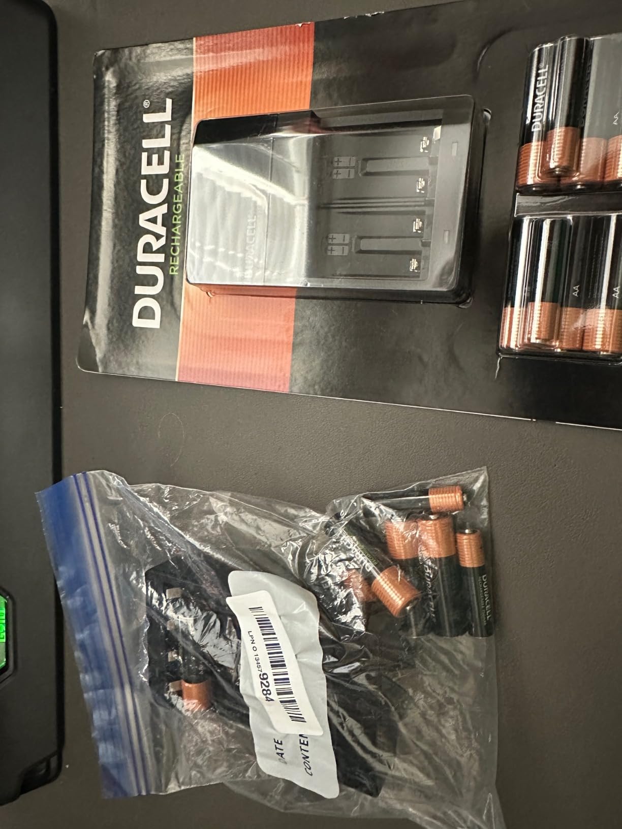 Duracell Ion Speed 1000-Battery-Charger for AA and AAA-Batteries, Includes 4 Pre-Charged AA-Rechargeable-Batteries, for Household and Business Devices customer photo 1