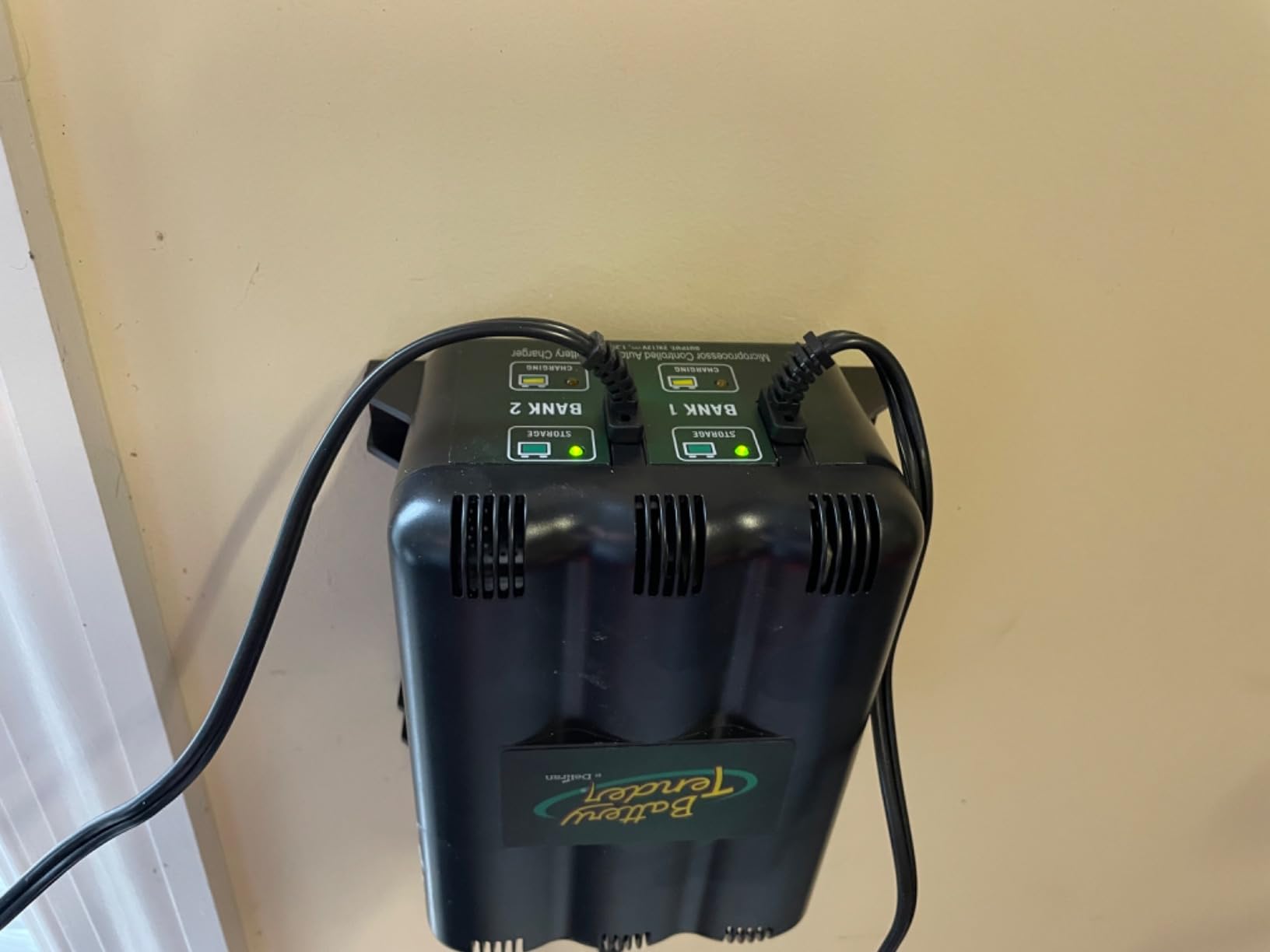 Battery Tender Plus 2 Bank Multibank Charger - 2.5 AMP (1.25 AMPs Per Bank) - Smart 12V Multi Battery Charger and Maintainer for Standard, AGM, and Lithium LiFePO4-022-0165-DL-WH customer photo 1