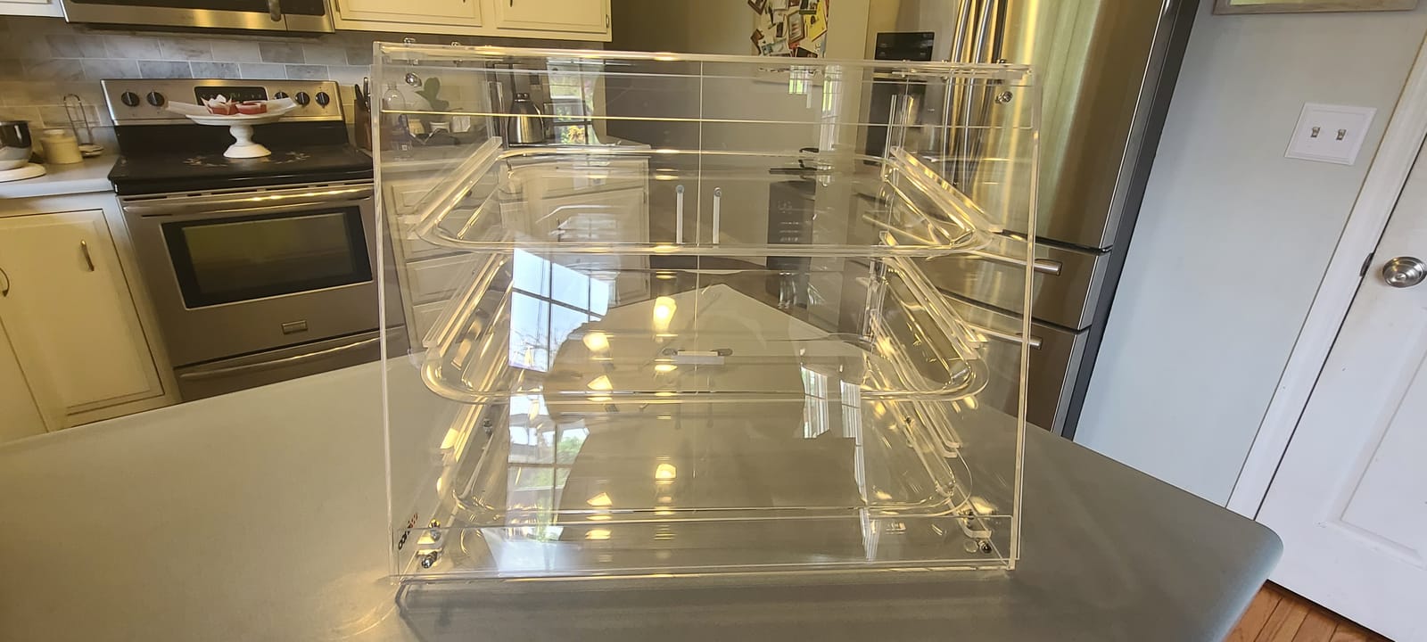 Winco 4 Tier Clear Commercial Display Case | Dishwasher safe, BPA-free, Dual access doors, Great for Appetizers, Desserts, Buffet Displays and Catering customer photo 1