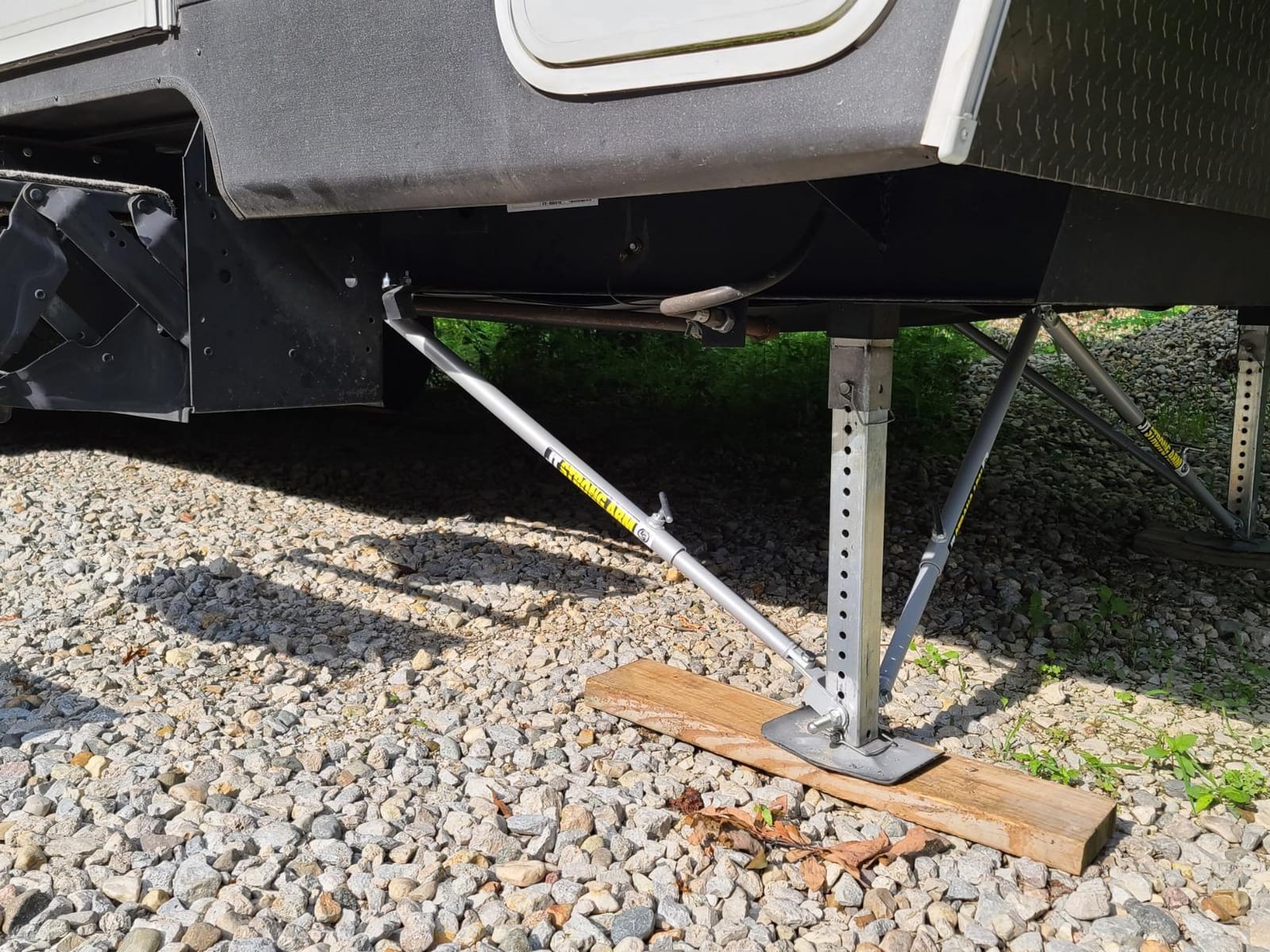 JT's Strong Arm Fifth-Wheel Jack Stabilizer Kit, Bolt-On Installation, Universal Compatibility, Telescoping Tubes, Eliminates Chassis Movement - 191023 customer photo 2