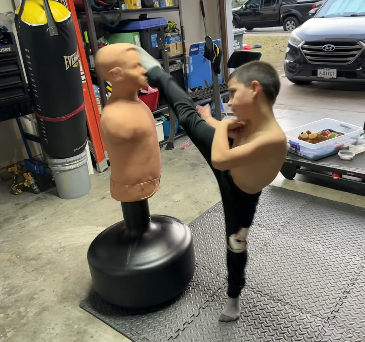 BOB Body Opponent Bag | Freestanding Punching Bag | Boxing Bag for Adults | Adjustable Boxing Bag Stand | Kick Boxing Mannequin | Moveable Training Bag for Martial Arts & Boxing customer photo 1