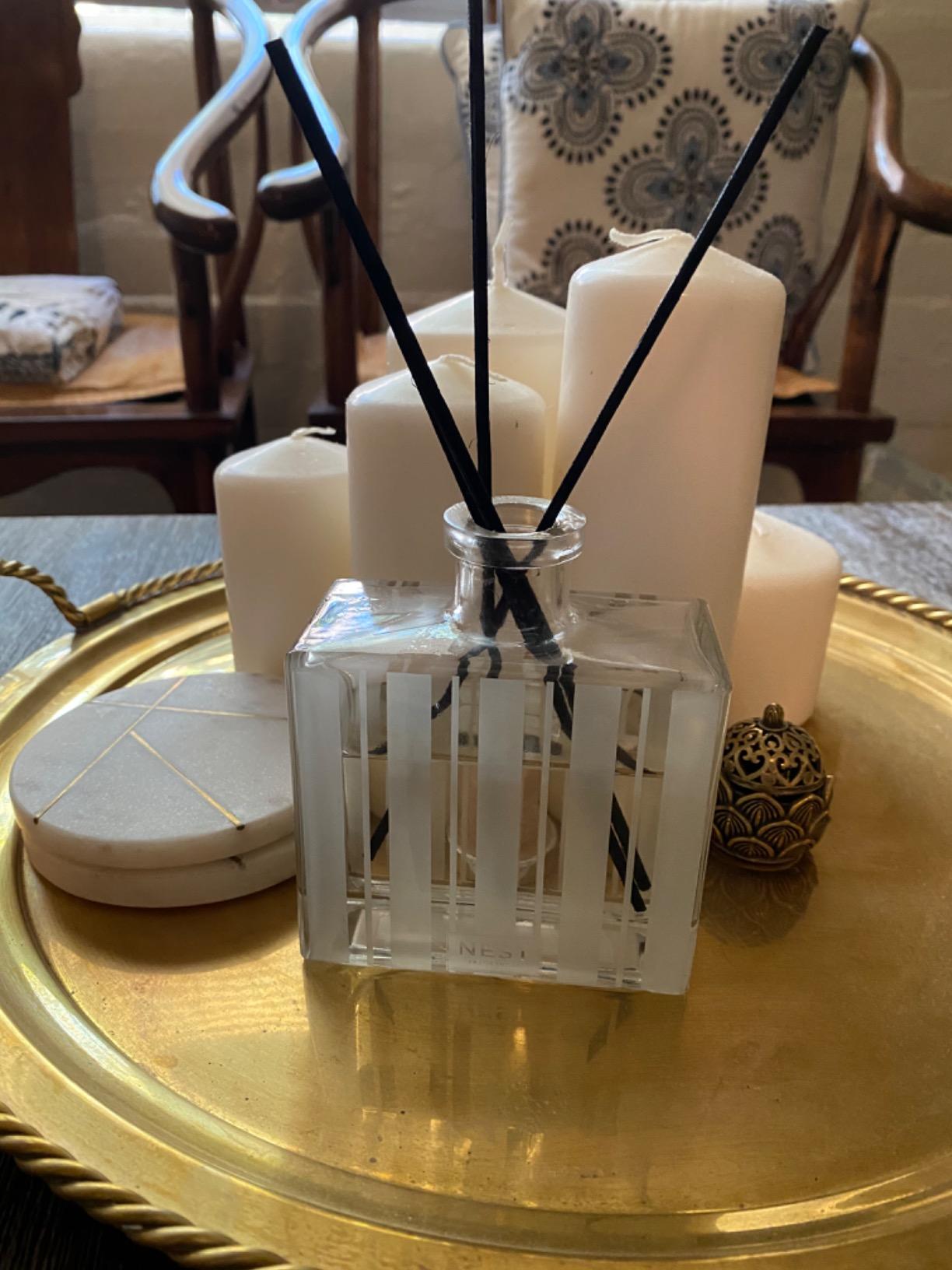 NEST New York Reed Diffuser, Moroccan Amber - 5.9 fl oz - Fragrance for Up to 90 Days - Reusable, Refillable Glass Holder - Includes 8 All-Natural Reed Sticks customer photo 2