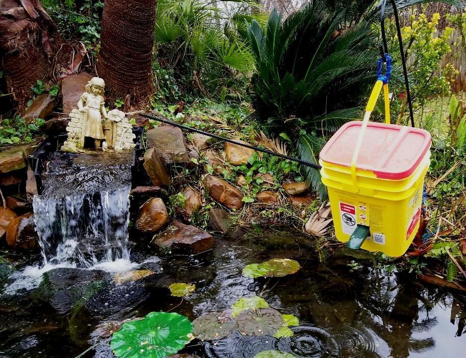 Fish Mate P7000 Automatic Pond Fish Feeder, 7 Litre Capacity customer photo 1