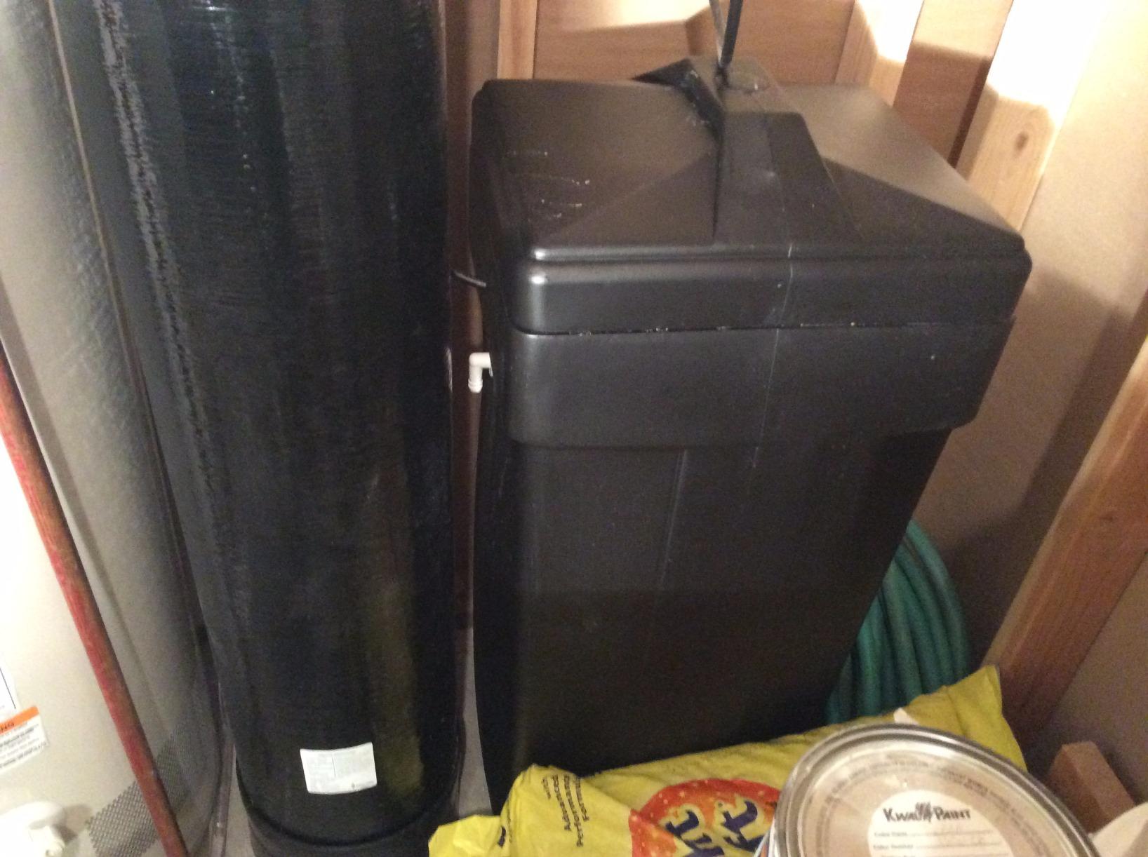 AFWFilters 5600sxt Metered On-demand 48,000 Grain Water Softener with brine tank, bypass and 1
