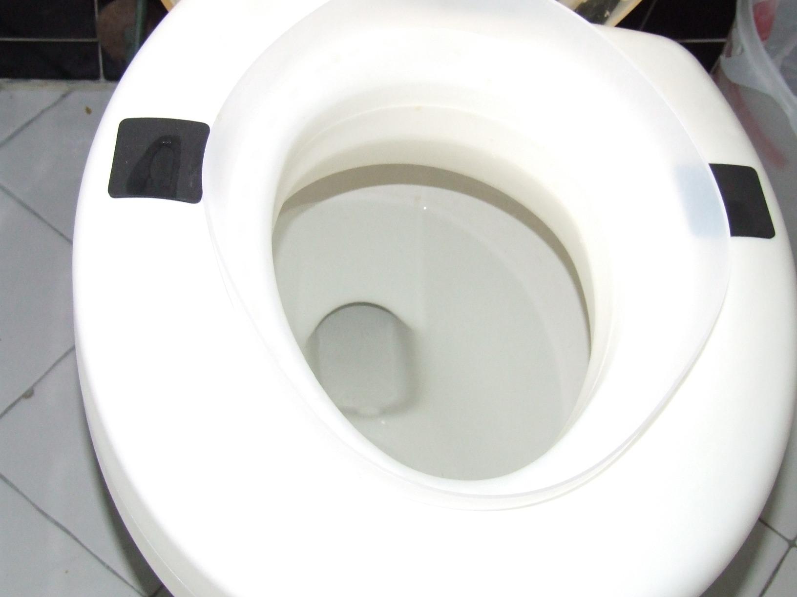 AquaSense 4-Inch Portable Toilet Seat Riser, Elevated Seat for Seniors customer photo 1