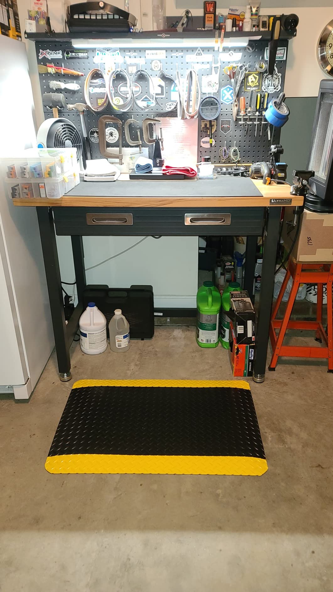 Durable Corporation-442S Vinyl Heavy Duty Diamond-DEK Sponge Industrial Anti-Fatigue Floor Mat, 2' x 3', Black with Yellow Border customer photo 1